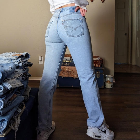 Levi's 501 Vintage Straight Leg Jeans 90s Light Wash COPY - Picture 3 of 16